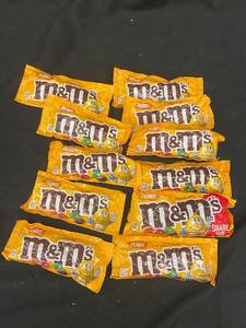 lot 88 image: KK2 - Set of 9 Packs of Peanut M&Ms Chocolate Candies
