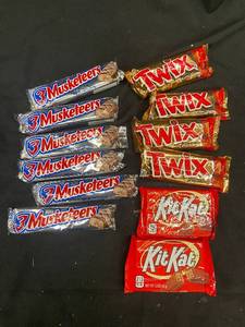 lot 91 image: KK2 - Assortment of 3 Musketeers, Twix, and Kit Kat Candy Bars
