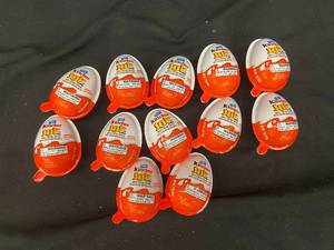 lot 92 image: KK2 - Set of 11 Kinder Joy Eggs with Surprise Toys