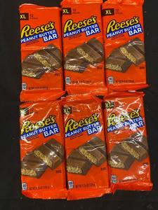 lot 105 image: LL2 - Set of 5 Reeses Peanut Butter XL Bars - 12 Pieces Each