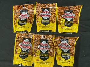 lot 129 image: UU2 - 6 Packs of Dots Homestyle Pretzels Honey Mustard Seasoned
