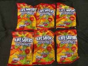 lot 138 image: VV2 - Set of 6 Life Savers Gummies 5 Flavors Packs