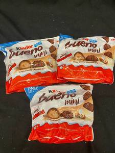 lot 154 image: WW2 - Set of 3 Kinder Bueno Mini Family Packs