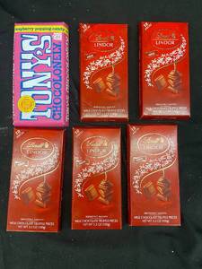 lot 155 image: WW2 - 6-Pack Assorted Chocolate Truffle and Raspberry Popping Candy Bars