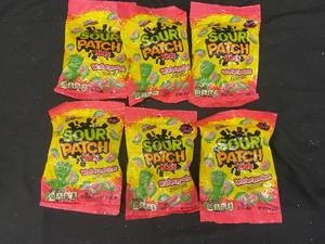 lot 157 image: WW2 - Set of 6 Sour Patch Kids Watermelon Candy Packs