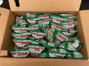lot 181 image: II3 - Toms Cracklin Strips with Mildly Seasoned Red Pepper - 30 Bags