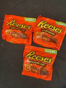 lot 275 image: XX2 - Lot of 3 Packs of Reeses Miniature Cups, Best Before Dec 2025
