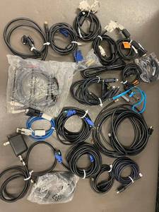 lot 32 image: Assorted Lot of Electronic Cables and Connectors