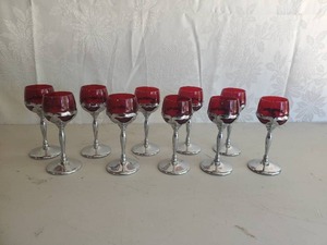 lot 28 image: Gorgeous Cambrige Carmen Farber Cocktail Glasses