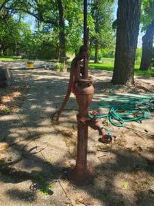 lot 37 image: Heavy Solid Red Jacket Water Well Pump