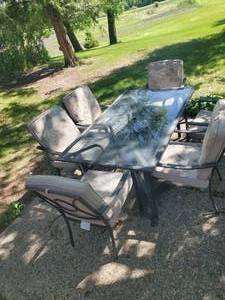 lot 40 image: Large Outdoor Table and 6 Chair Patio Set