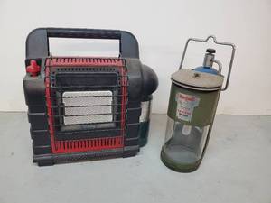 lot 44 image: Fantastic Bernz o Matic Lantern with Modern Portable Heater