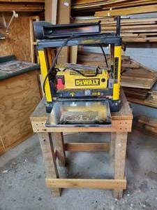 lot 46 image: Dewalt Model DW733 Planer With Replacement Blades