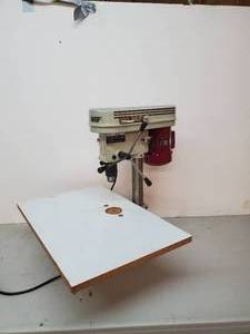 lot 61 image: Working Toolshop Drill Press Model 240-2004