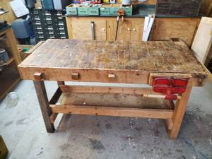 lot 92 image: Solid Wood Shop Table With 2 Vices
