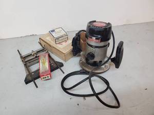 lot 97 image: Sears Craftsman Model 315.17381 Router and Accessories