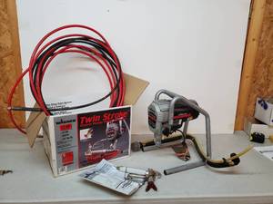 lot 104 image: Wagner 12 HP Twin Stroke Piston Pump Paint Sprayer