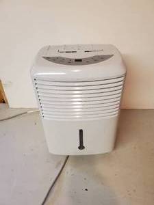 lot 133 image: Very Nice Working General Electric Dehumidifier