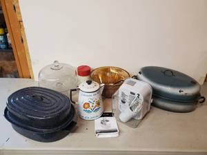 lot 135 image: Vintage Scandinavian Coffee Pot Roasters and other Kitchen item