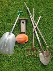 lot 170 image: Group of Lawncare Tools with Sioux Line Hard Hat