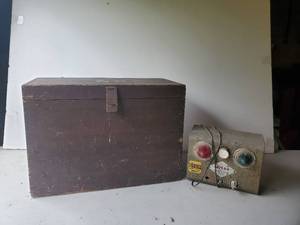 lot 179 image: Fantastic Large Antique Wood Box and Mitee Electric Fence Control