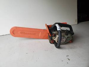 lot 186 image: Echo Model CS300 Chainsaw with Accessories
