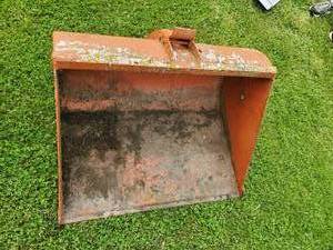 lot 197 image: Solid Steel Tractor Bucket