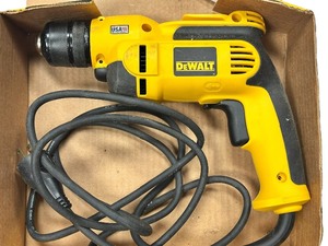lot 24 image: DeWalt 38 VSR Drill with Metal Keyless Chuck
