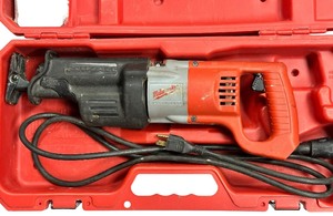 lot 28 image: Milwaukee Sawzall Reciprocating Saw