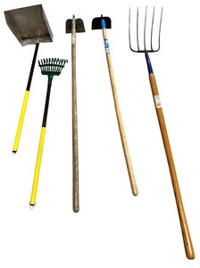 lot 78 image: Lawn Care Bundle of 5
