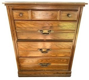 lot 95 image: Antique Bassett Furniture Sabinas Oak Collection, 4 Chest of Drawers, Tuscan Neoclassical Mediterranean 32 Chest of Drawers