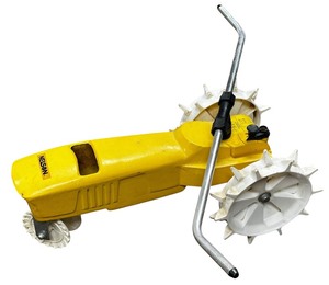 lot 106 image: Vintage Nelson Rain Tractor Traveling Lawn Sprinkler Cast Iron