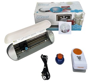 lot 211 image: Silhoutte Portrait Machine with Punch Accessories