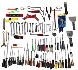 lot 50 image: Handyman Bundle