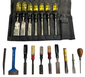 lot 154 image: Chisel Bundle