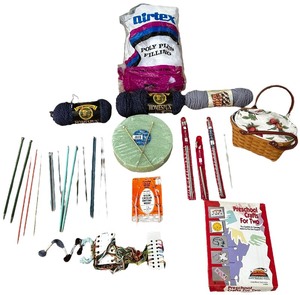 lot 270 image: CrotchetKnitting Bundle