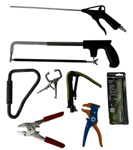 lot 301 image: Hand Saw and Clamps Bundle