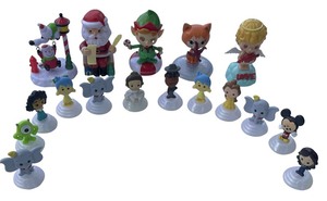lot 343 image: Mini Superheroes Bundle