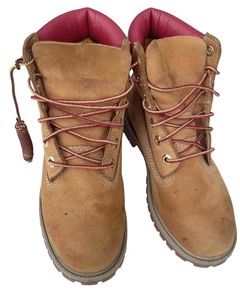 lot 354 image: Timberland Boots Size 5