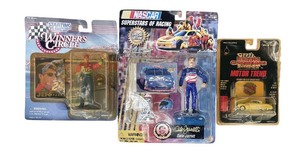 lot 363 image: Nascar Collectors Bundle