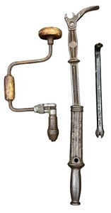 lot 227 image: Antique Tool Bundle  Stanley No. 945 10  Hand Brace Drill  Yankee #30 Screwdriver