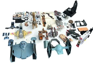lot 439 image: Star Wars Bundle