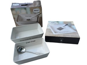 lot 410 image: Parini Bundle  Baking Dish Set and Square Baker