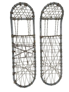 lot 424 image: Snow Shoes