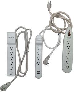 lot 428 image: Surge Protector Bundle of 3 - White