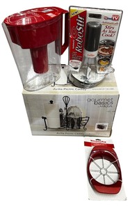 lot 486 image: Kitchen Bundle