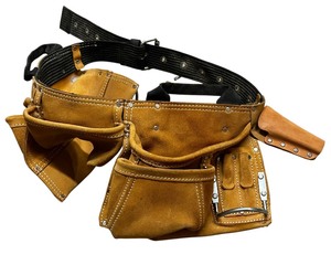 lot 526 image: Tool Belt by CLC-Custom LeatherCraft No. E4521 Top Grain Cow Hide
