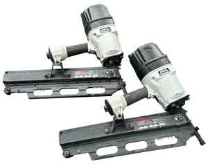 lot 504 image: PneuTools SN2283H 21 Degree Framing Nailer with Rafter Hook