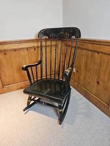 lot 71 image: Vintage Hitchcock Rocking Chair