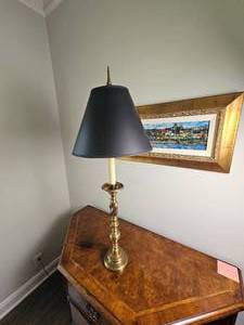 lot 48 image: Traditional Brass Candlestick Lamp